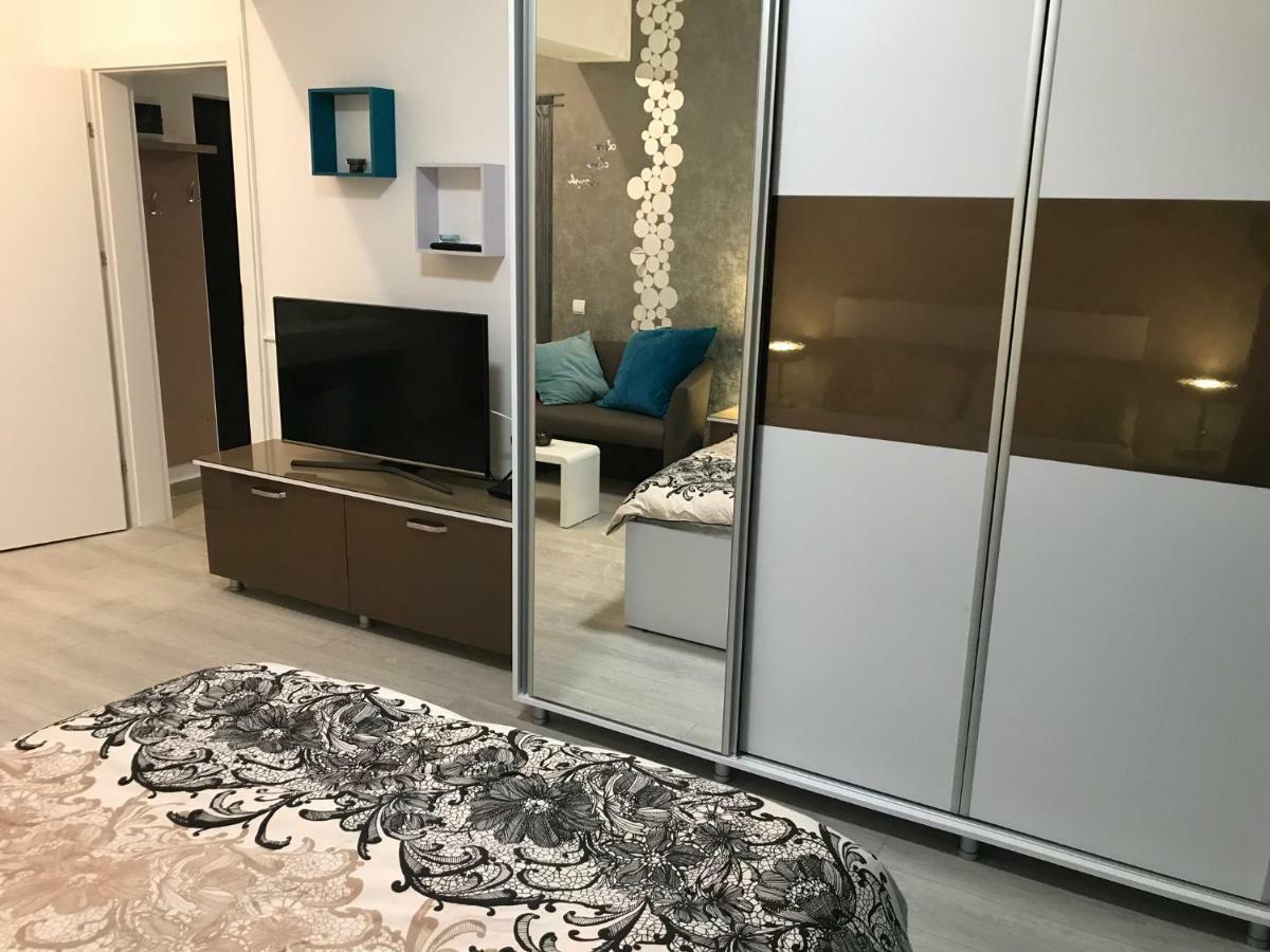 Luxury Flat 9 Near Metro Lejlighed Bukarest Eksteriør billede